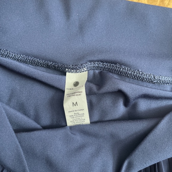 Yogalicious Navy Blue Lightstreme Hybrid Swing Pleated Tennis Skort Size Medium - Picture 6 of 7